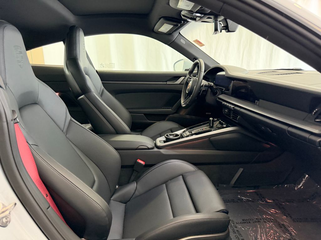 2026 Porsche 911 S - Photo 15