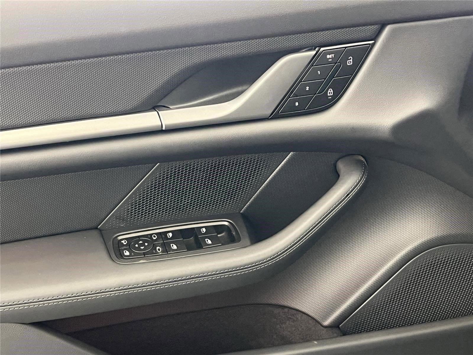 2026 Porsche Taycan Base - Photo 14