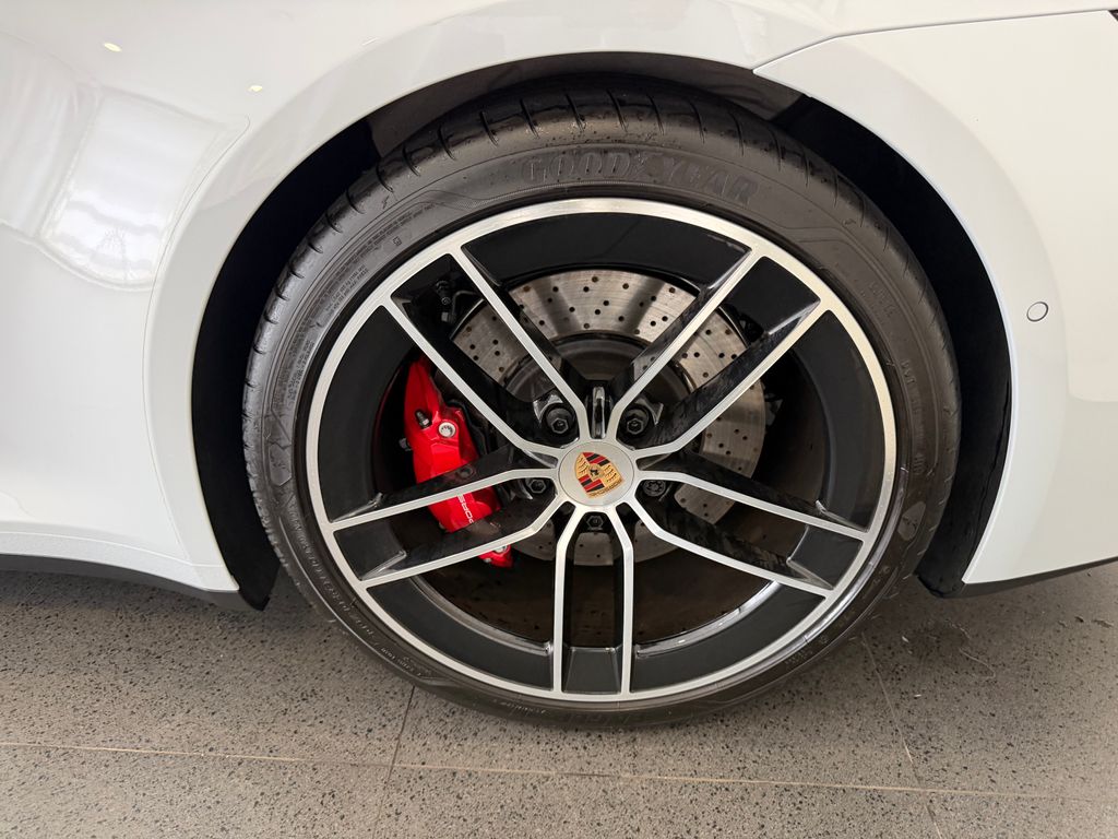 2026 Porsche 911 S - Photo 11