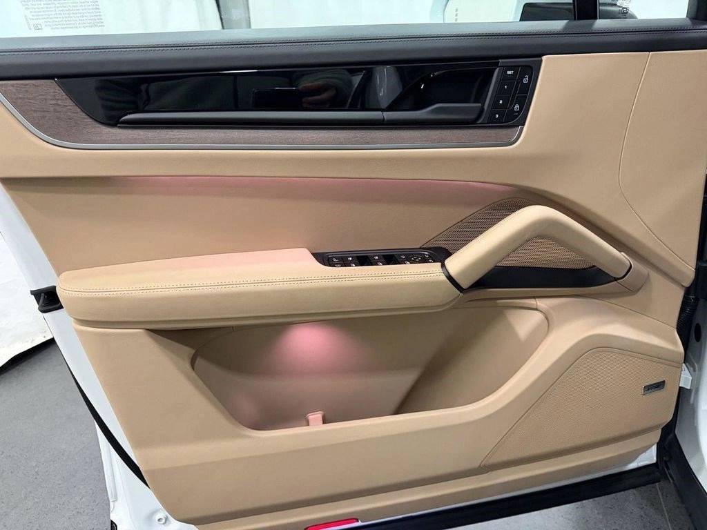 2026 Porsche Cayenne E-Hybrid - Photo 14