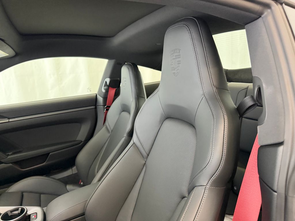 2026 Porsche 911 S - Photo 22