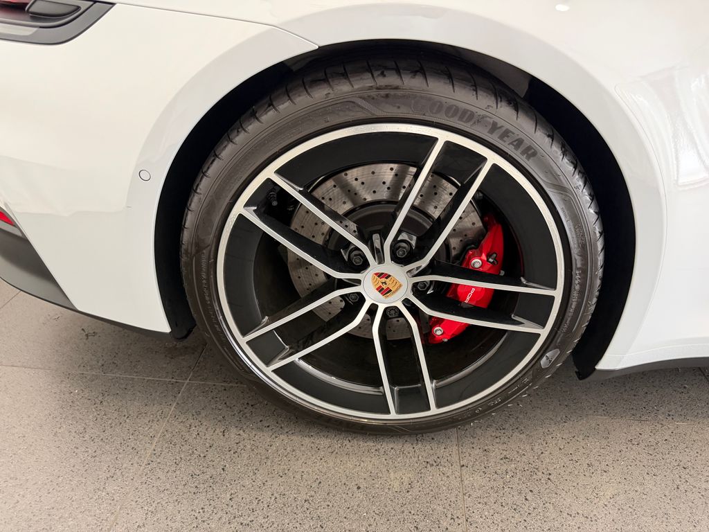 2026 Porsche 911 S - Photo 12