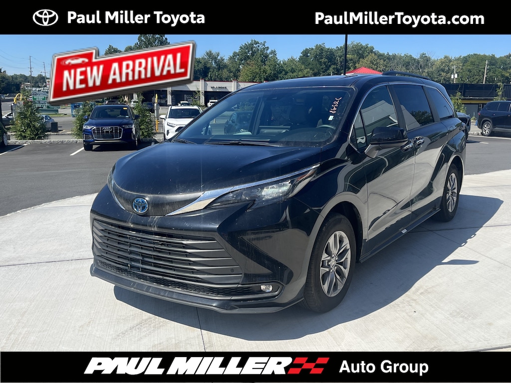 Certified 2025 Toyota Sienna XLE XLE