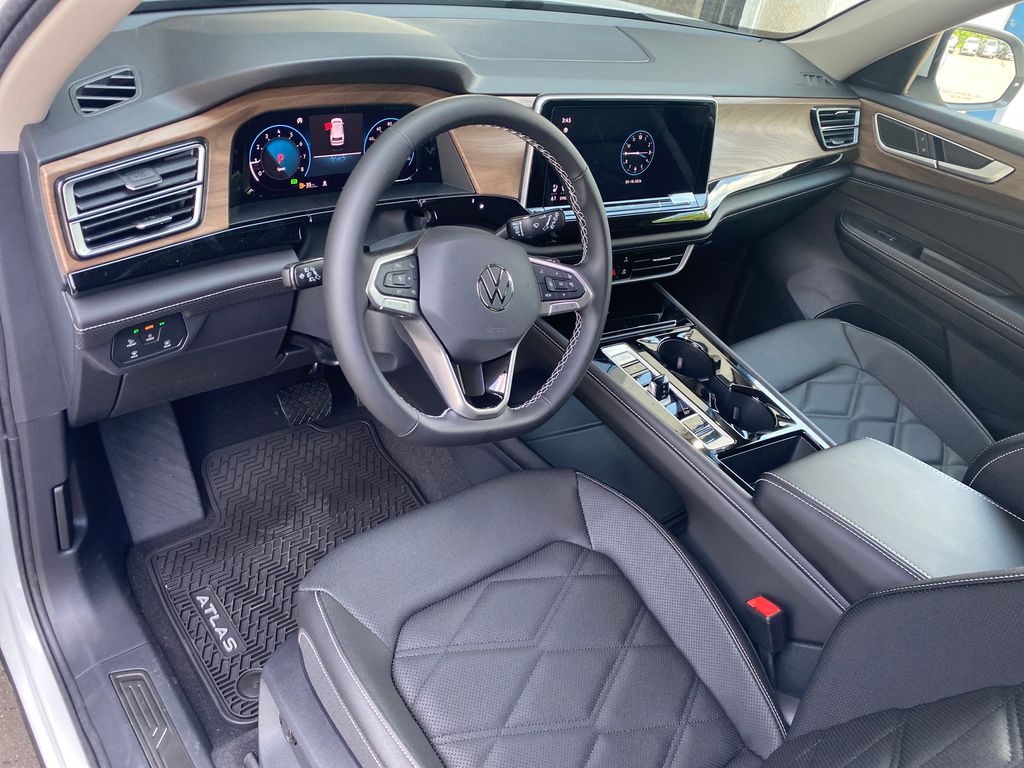 2026 Volkswagen Atlas SE w/Tech - Photo 13