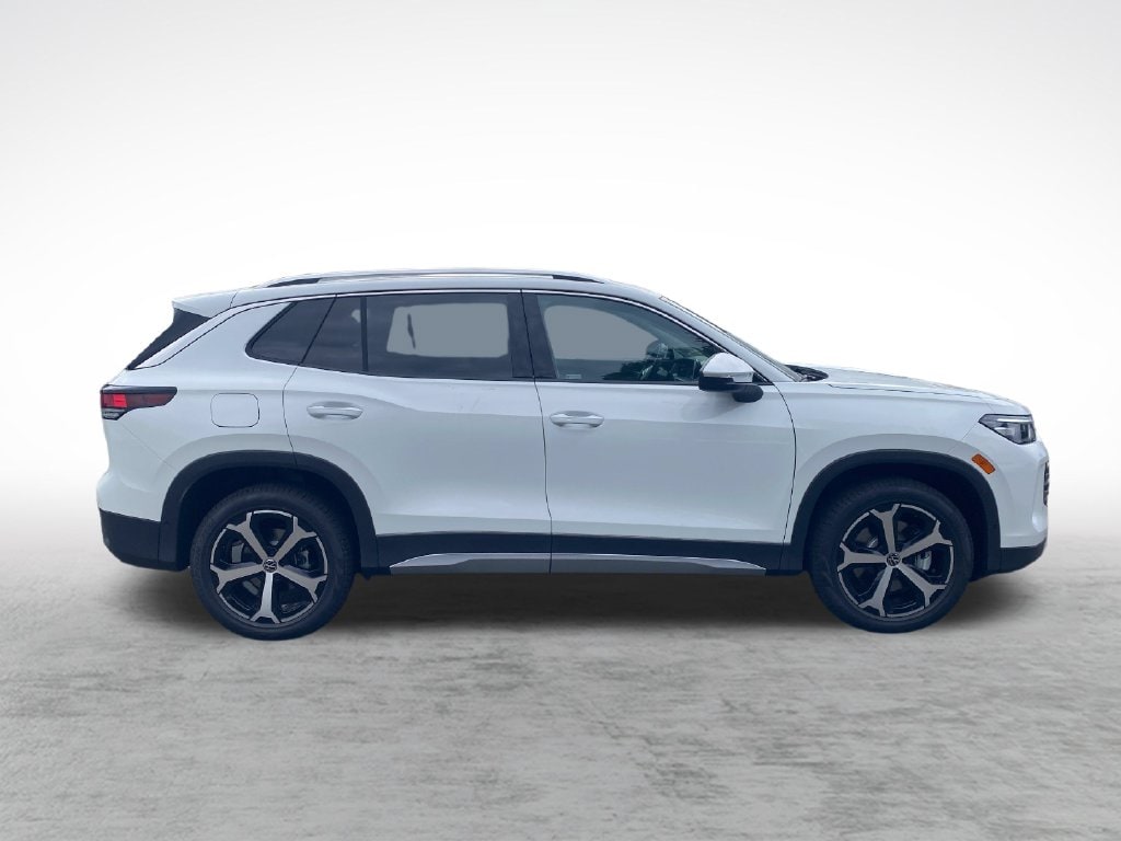 New 2026 Volkswagen Tiguan SE SUV