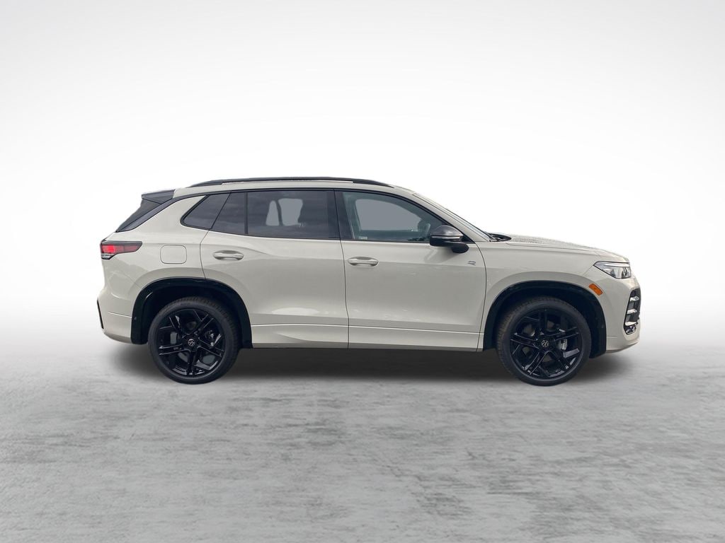 New 2026 Volkswagen Tiguan SE R-Line Black SUV