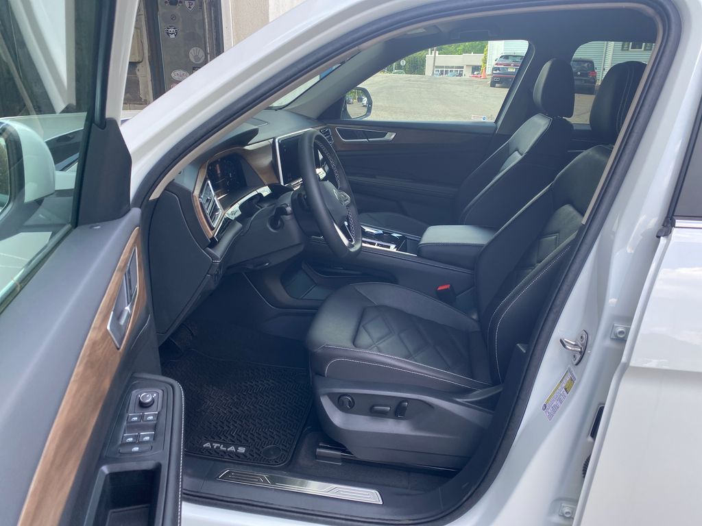 2026 Volkswagen Atlas SE w/Tech - Photo 14