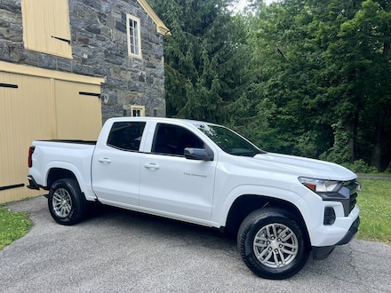 2025 Chevrolet Colorado LT Crew Cab w/Advanced Trailering Pkg - ONLY 3,000 Miles
