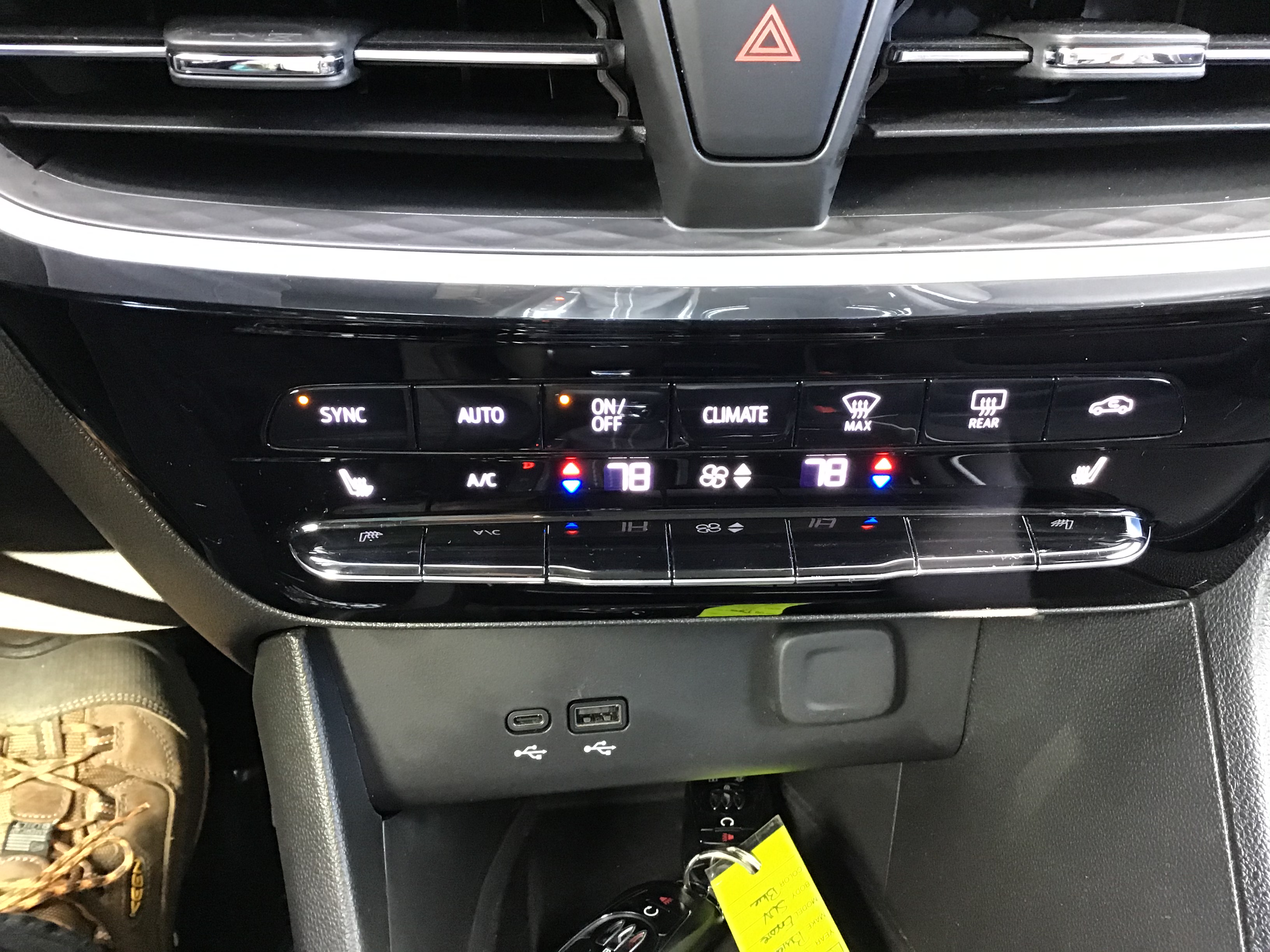 2024 Buick Encore GX Avenir - Photo 13