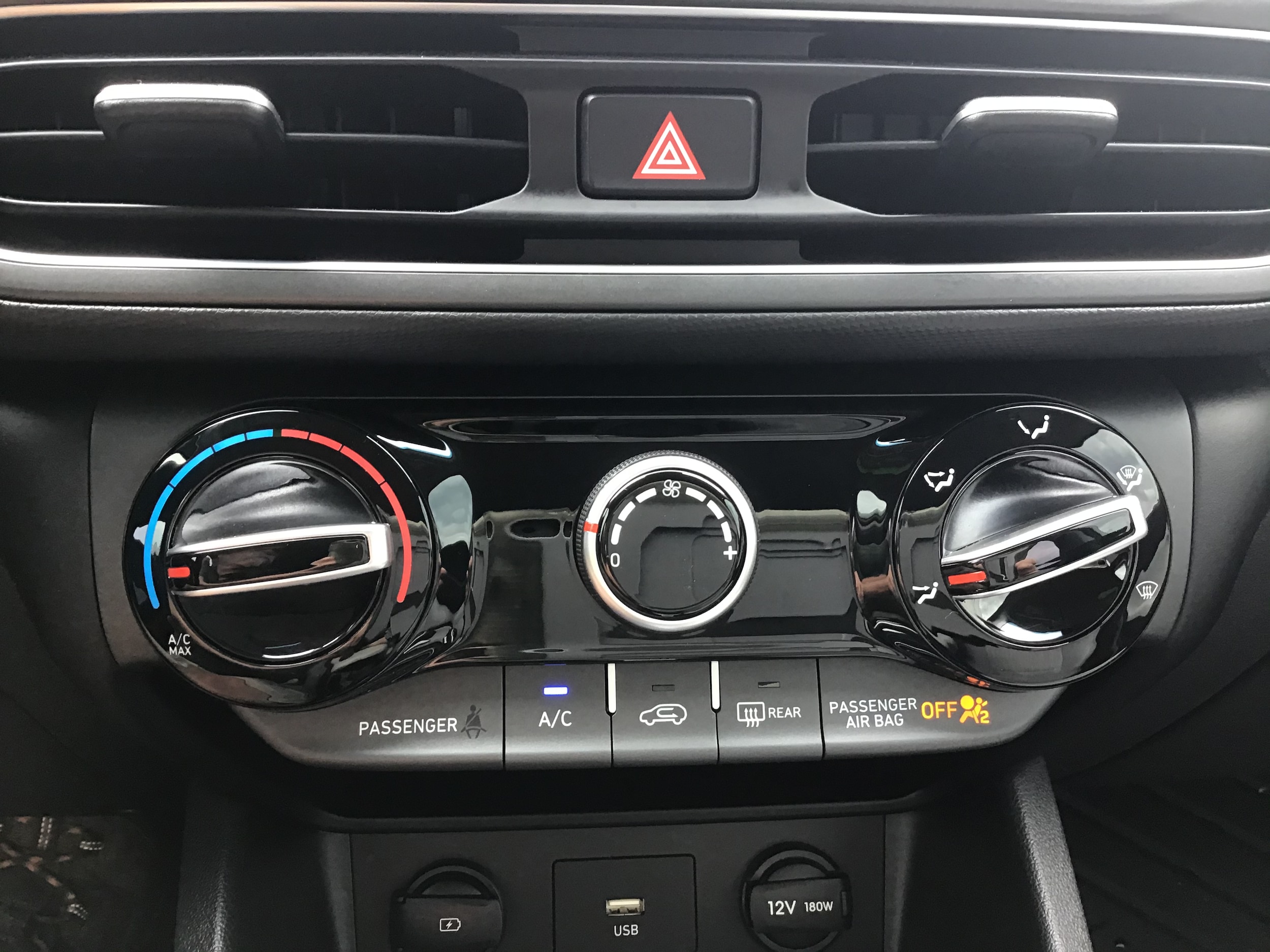 2023 Hyundai Kona SEL - Photo 12