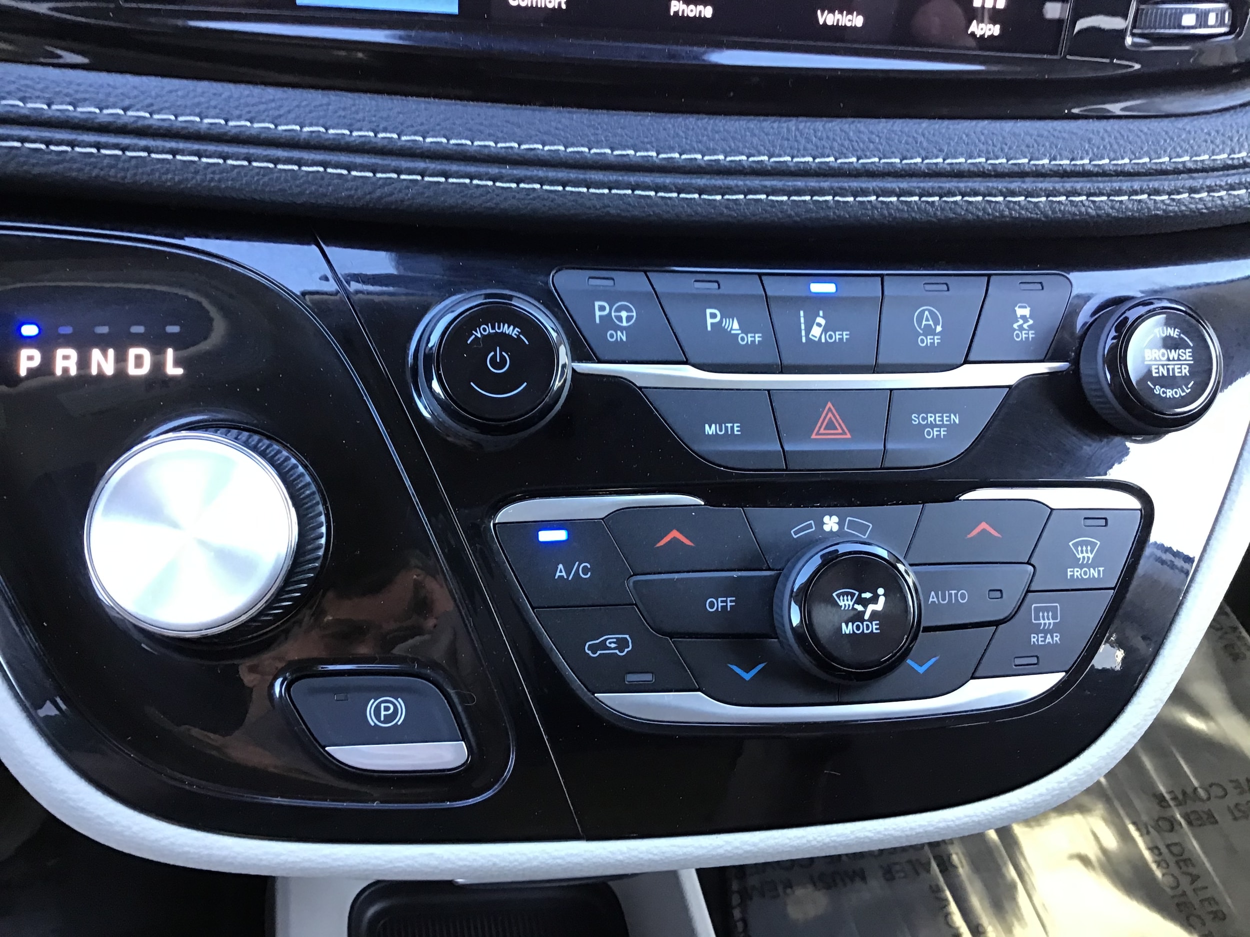 2024 Chrysler Pacifica Touring L - Photo 14