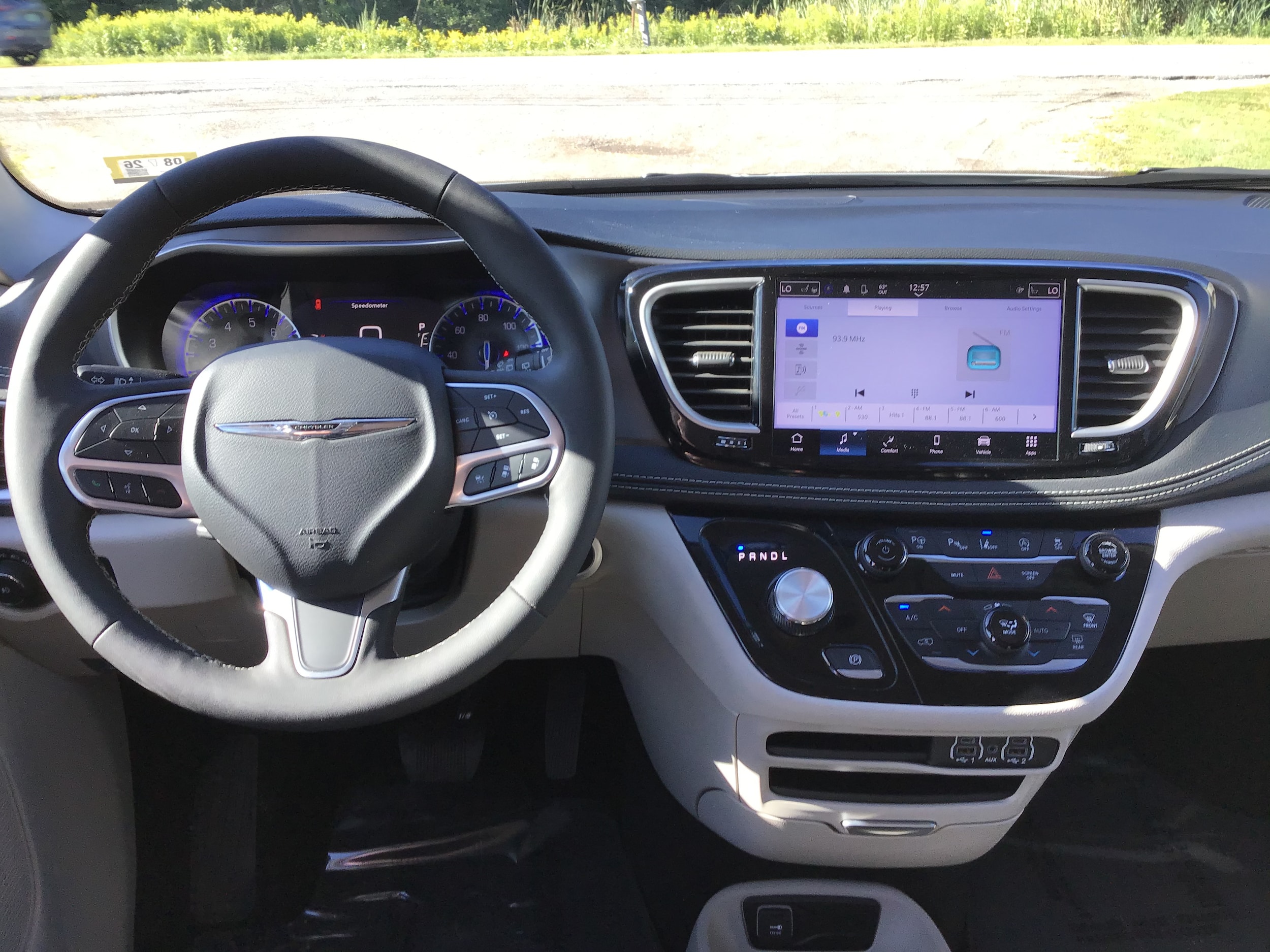 2024 Chrysler Pacifica Touring L - Photo 10