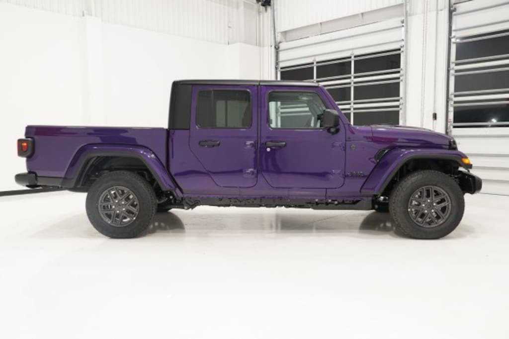 New 2026 Jeep Gladiator SPORT S 4X4 Pickup