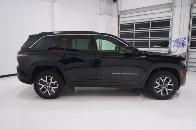 New 2027 Jeep Grand Cherokee LAREDO X 4X2 Sport Utility