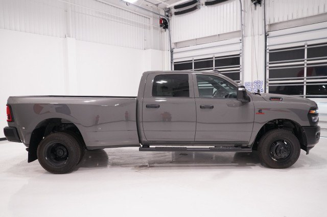 New 2027 Ram 3500 TRADESMAN CREW CAB 4X4 8' BOX Pickup