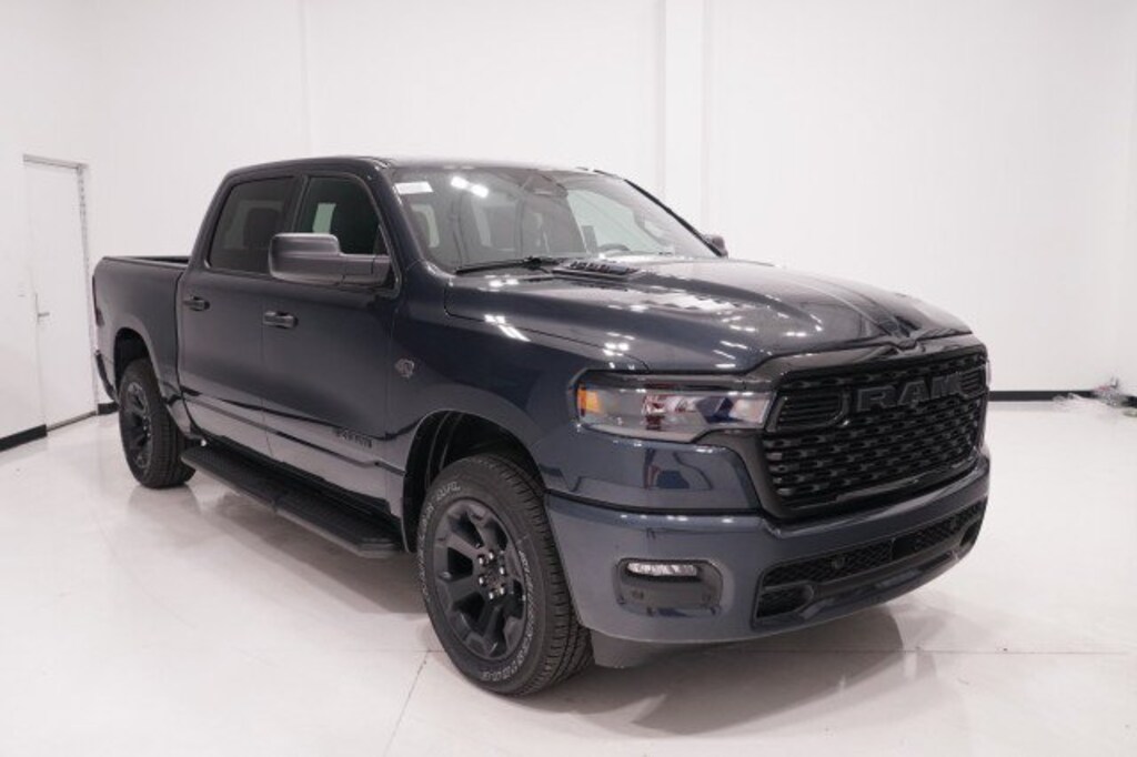 New 2027 Ram 1500 EXPRESS CREW CAB 4X4 5'7 BOX Pickup