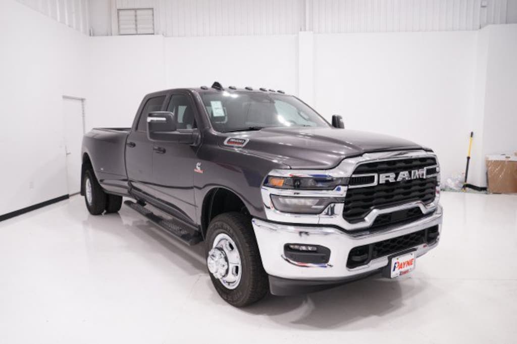 New 2027 Ram 3500 TRADESMAN CREW CAB 4X4 8' BOX Pickup