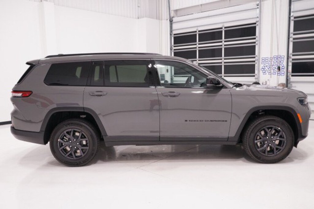 New 2027 Jeep Grand Cherokee L LAREDO ALTITUDE 4X2 Sport Utility