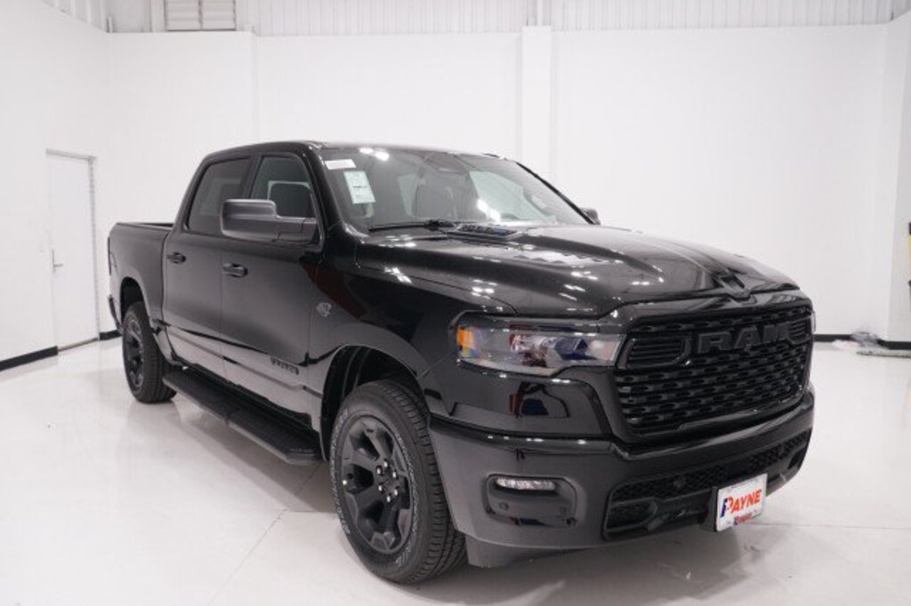 New 2027 Ram 1500 EXPRESS CREW CAB 4X4 5'7 BOX Pickup