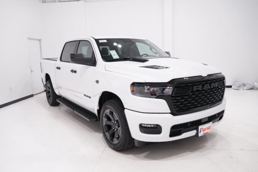New 2027 Ram 1500 EXPRESS CREW CAB 4X4 5'7 BOX Pickup