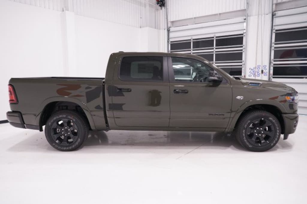 New 2026 Ram 1500 LONE STAR CREW CAB 4X2 5'7 BOX Pickup