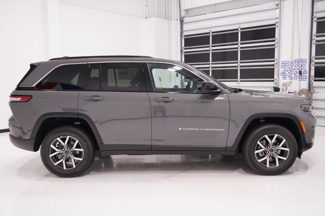 New 2027 Jeep Grand Cherokee LAREDO X 4X2 Sport Utility