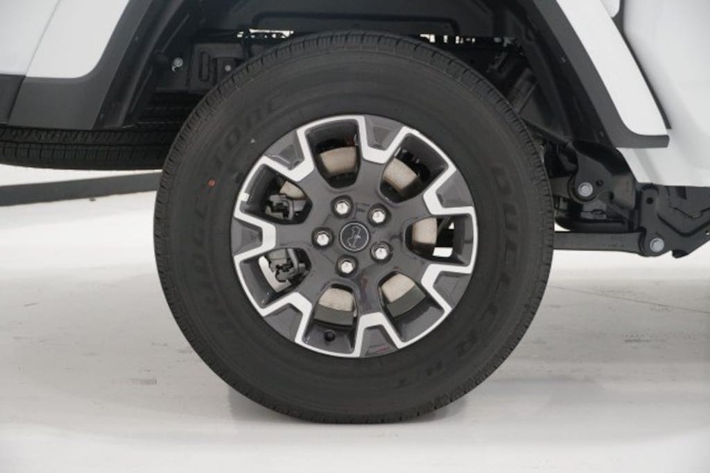 New 2026 Jeep Gladiator SAHARA 4X4 Pickup