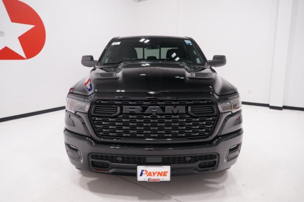 New 2027 Ram 1500 EXPRESS CREW CAB 4X4 5'7 BOX Pickup
