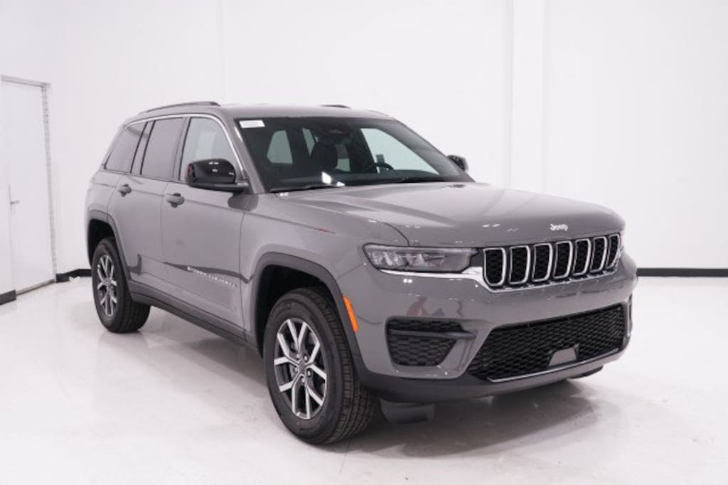 New 2027 Jeep Grand Cherokee LAREDO 4X2 Sport Utility