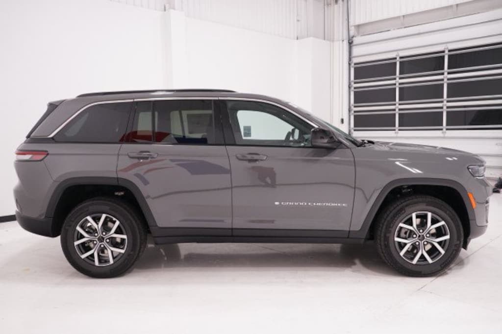 New 2027 Jeep Grand Cherokee LAREDO X 4X2 Sport Utility