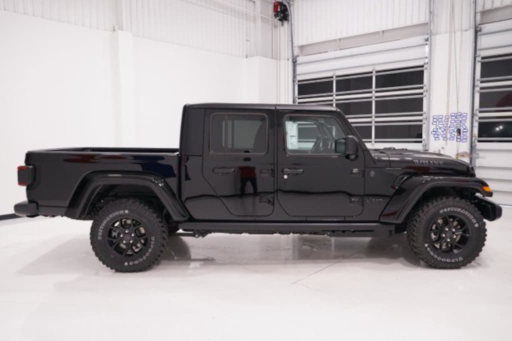 New 2026 Jeep Gladiator WILLYS 4X4 Pickup