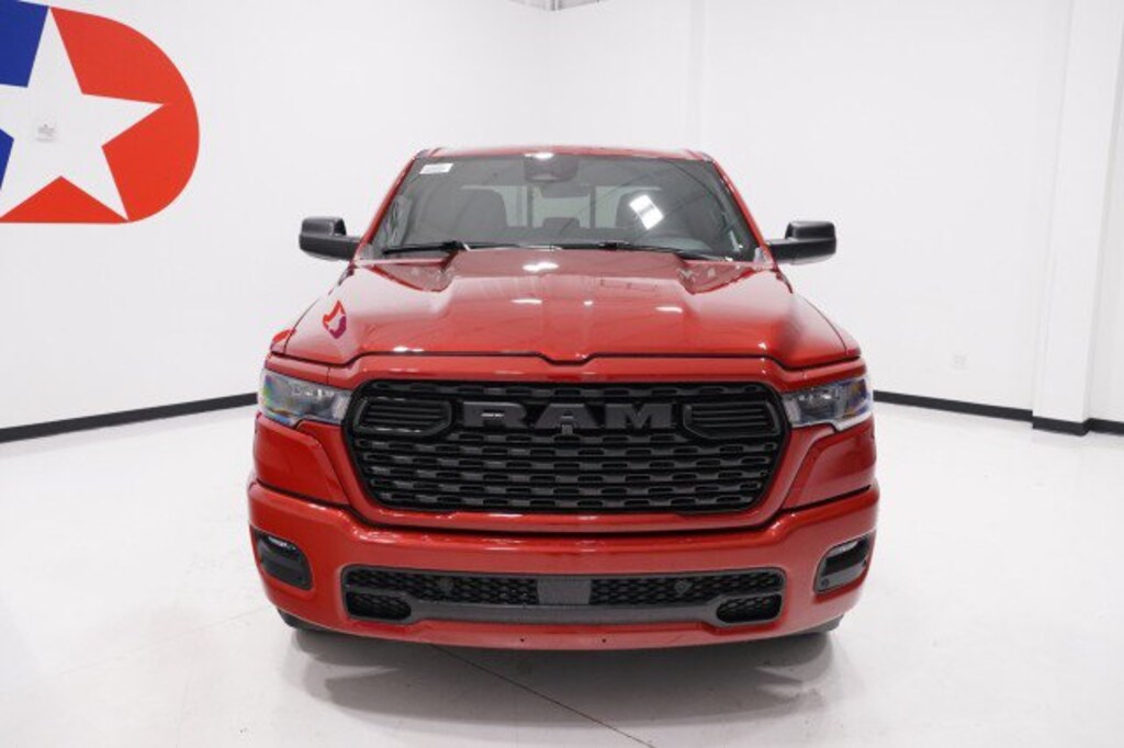 New 2027 Ram 1500 EXPRESS CREW CAB 4X2 5'7 BOX Pickup