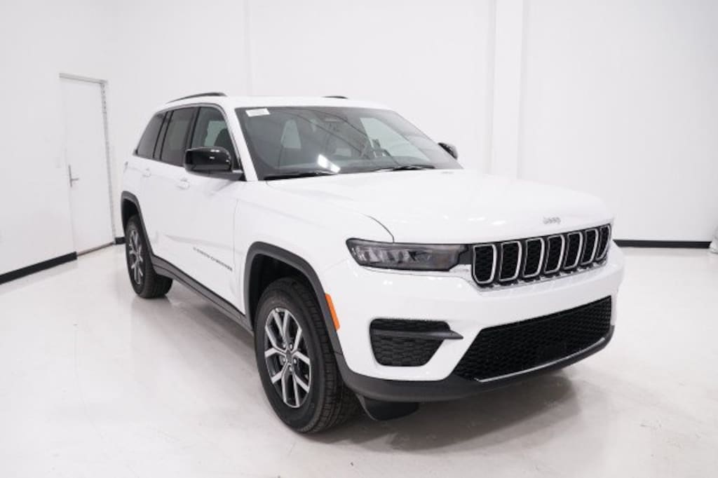 New 2027 Jeep Grand Cherokee Laredo X Sport Utility