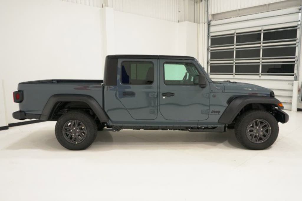 New 2026 Jeep Gladiator SPORT S 4X4 Pickup