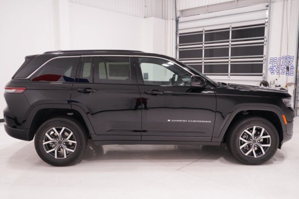 New 2027 Jeep Grand Cherokee LAREDO X 4X2 Sport Utility