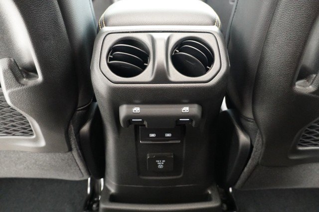 2025 Jeep Wrangler 4-Door Sahara - Photo 25