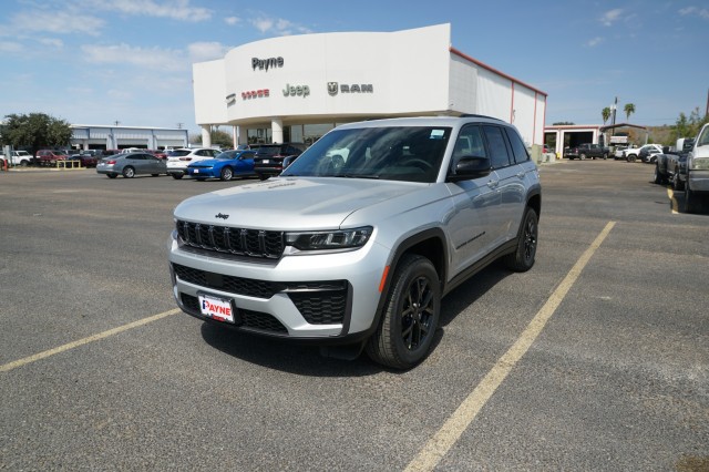 New 2026 Jeep Grand Cherokee LAREDO ALTITUDE 4X2 Sport Utility