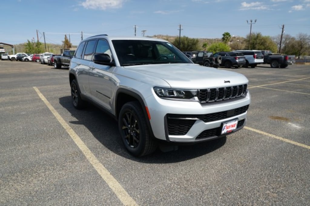 New 2026 Jeep Grand Cherokee LAREDO ALTITUDE 4X2 Sport Utility