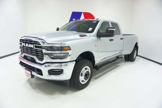 2027 Ram 3500 TRADESMAN CREW CAB 4X4 8' BOX Pickup