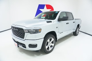 2027 Ram 1500 EXPRESS CREW CAB 4X2 5'7 BOX Pickup