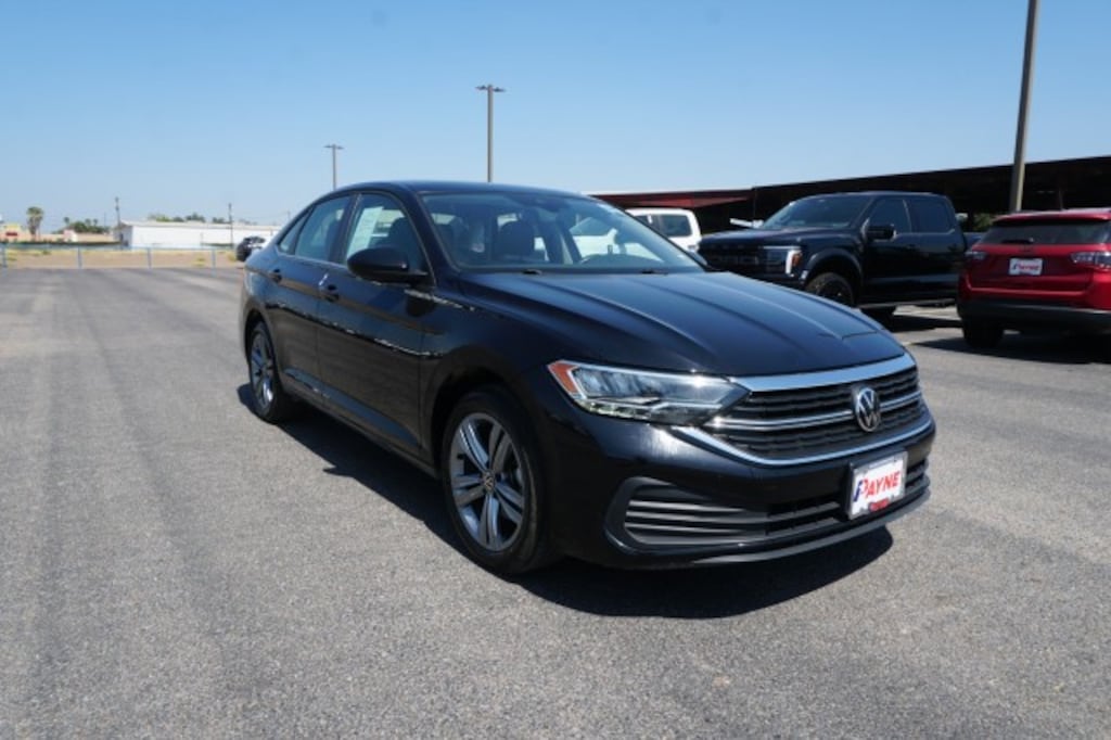 Used 2024 Volkswagen Jetta SE Sedan