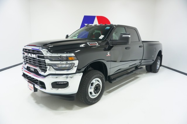 2027 Ram 3500 TRADESMAN CREW CAB 4X4 8' BOX Pickup