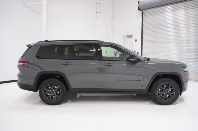 New 2027 Jeep Grand Cherokee L LAREDO ALTITUDE 4X2 Sport Utility