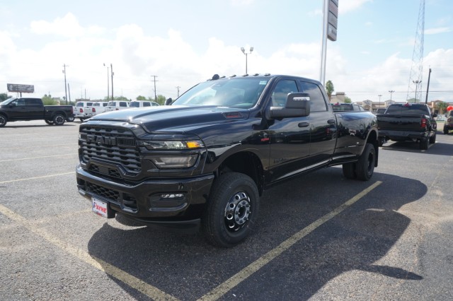 2027 Ram 3500 LONE STAR CREW CAB 4X4 8' BOX Pickup