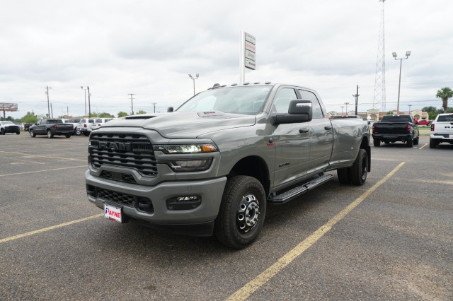 2027 Ram 3500 LONE STAR CREW CAB 4X4 8' BOX Pickup