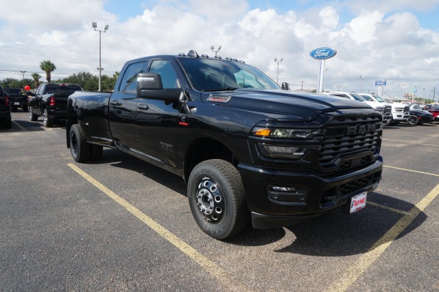 New 2027 Ram 3500 LONE STAR CREW CAB 4X4 8' BOX Pickup