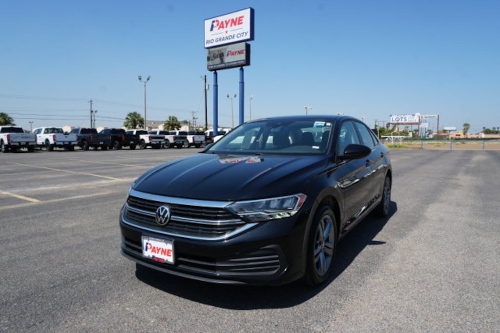 Used 2024 Volkswagen Jetta SE Sedan