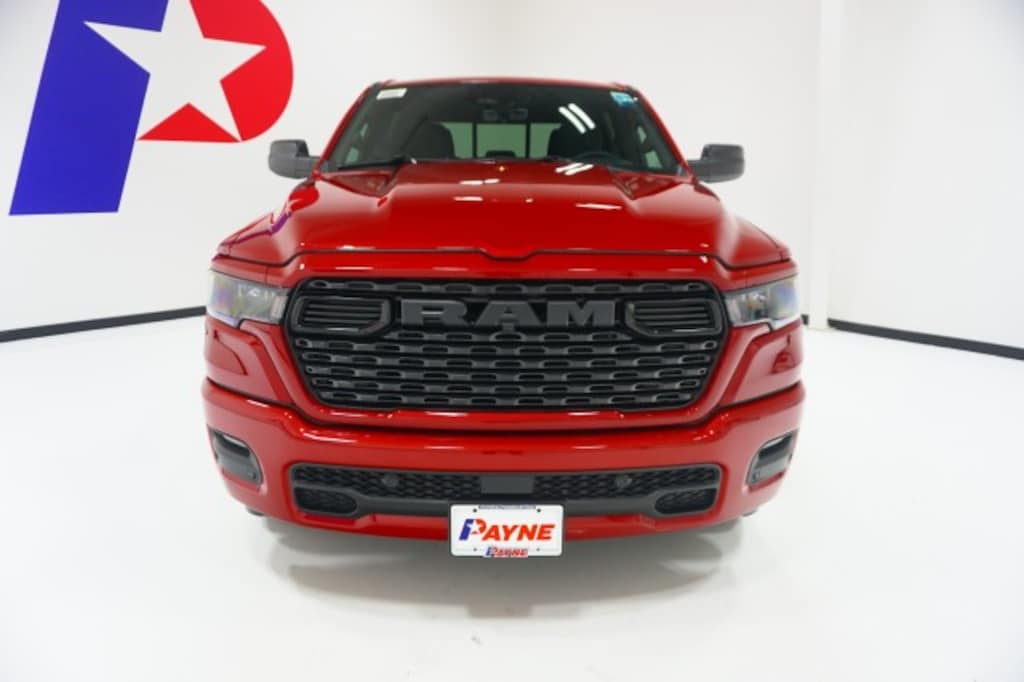 New 2026 Ram 1500 EXPRESS CREW CAB 4X2 5'7 BOX Pickup