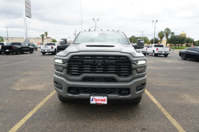 New 2027 Ram 3500 LONE STAR CREW CAB 4X4 8' BOX Pickup