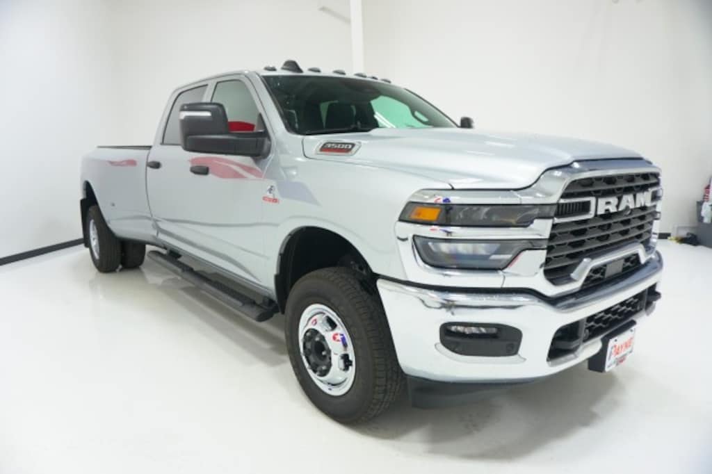 New 2027 Ram 3500 TRADESMAN CREW CAB 4X4 8' BOX Pickup